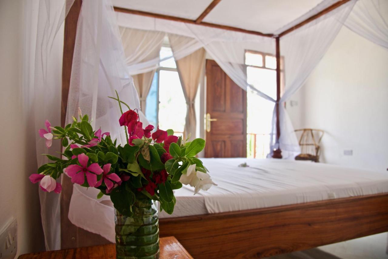Meck'S Inn Lodge Нунгві Екстер'єр фото