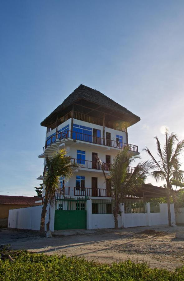 Meck'S Inn Lodge Нунгві Екстер'єр фото
